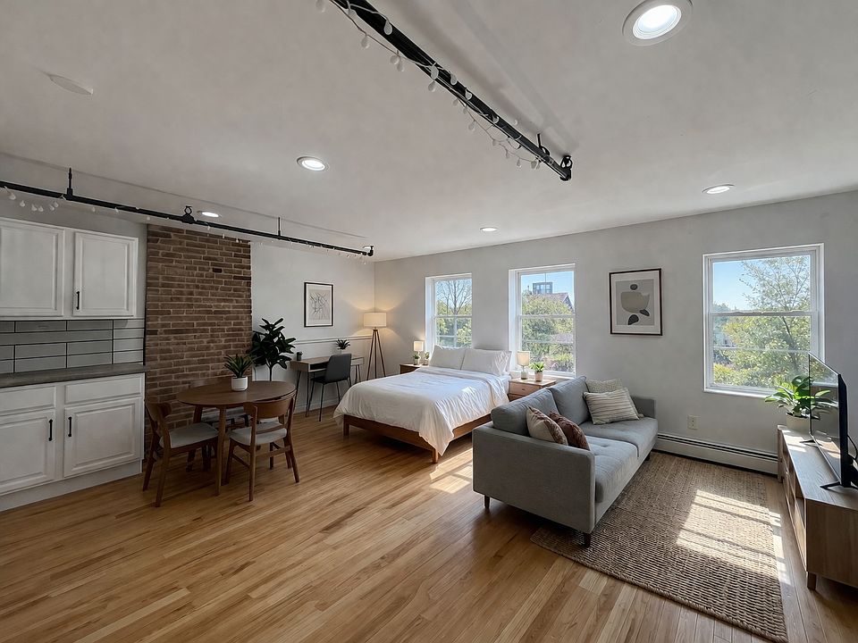 1st image of 832 Quincy St #4C