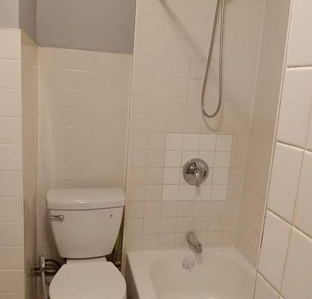 3rd image of 412 Dodd St APT 3R