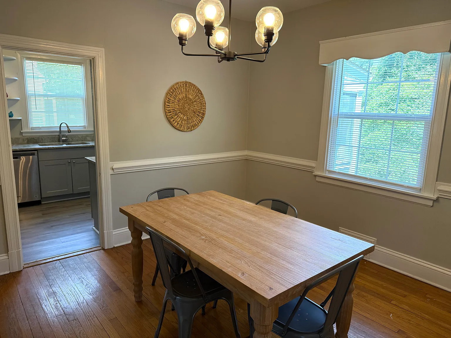 2 bed, 1000 sqft, $2,495 — Photo 4