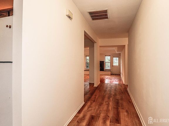 4th image of 286 Hazlitt Way