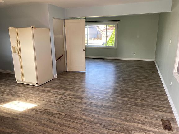 5th image of 1128 E Heroy Ave