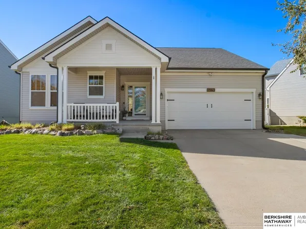 7960 N 152nd St, Bennington, NE 68007