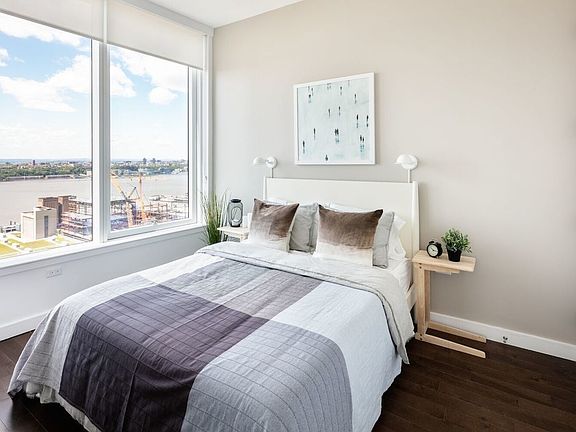 5th image of 515 W 36th St APT 29D