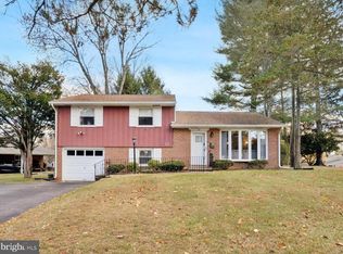 11 Linden Dr, Broomall, PA 19008