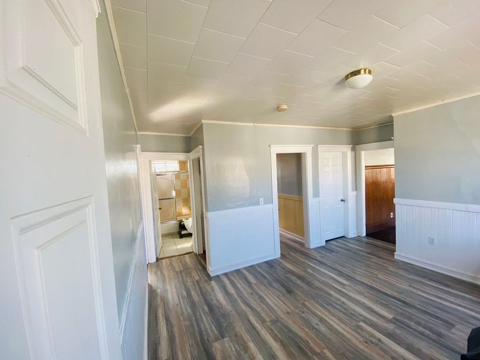 1st image of 2 Grainger St