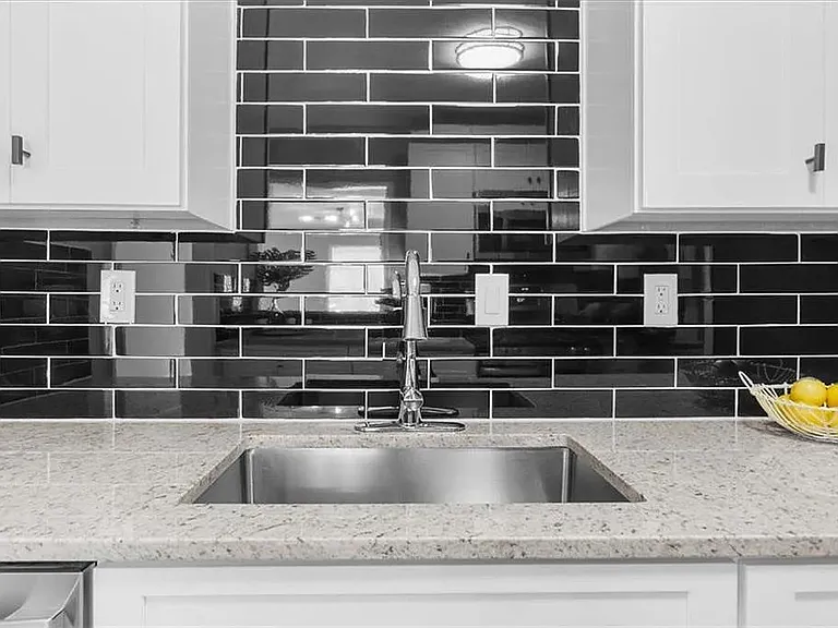 704 Augusta Dr SE — Photo 12
