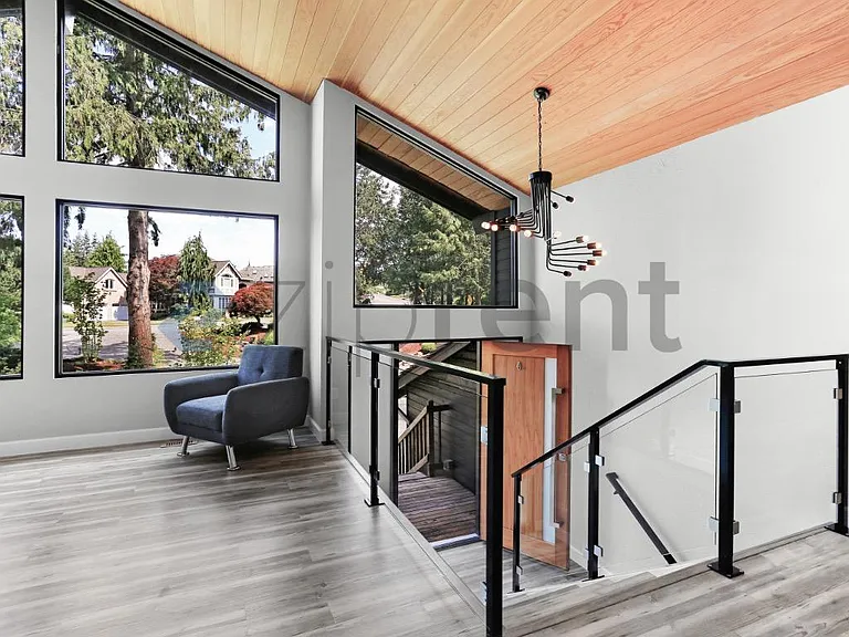 5712 96th St SW — Photo 3