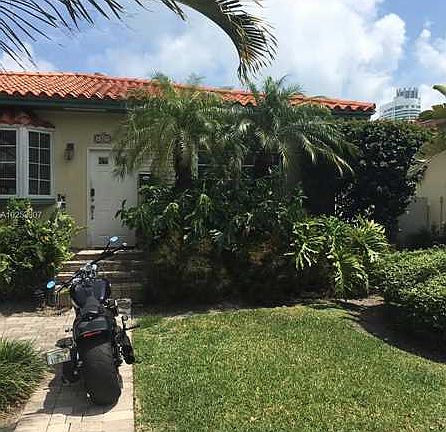 3rd image of 4529 Royal Palm Ave