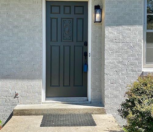 4th image of 305 Hillside Dr