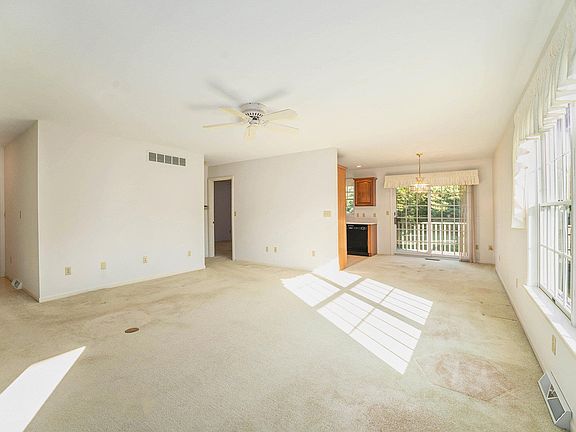 4th image of 1428 Bradford Ct