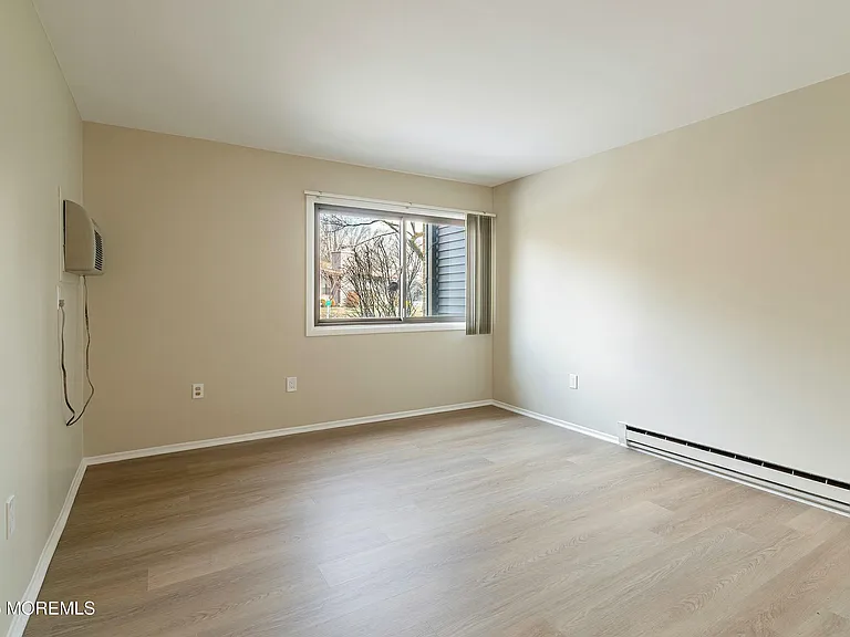 43 Eastport Ct — Photo 12
