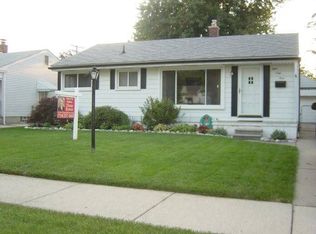 863 Schuman St, Garden City, MI 48135
