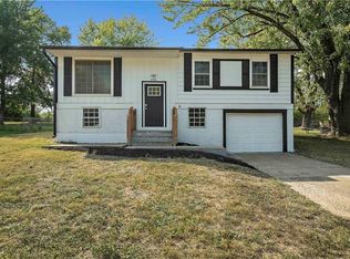 9520 Wallace Ave, Kansas City, MO 64134
