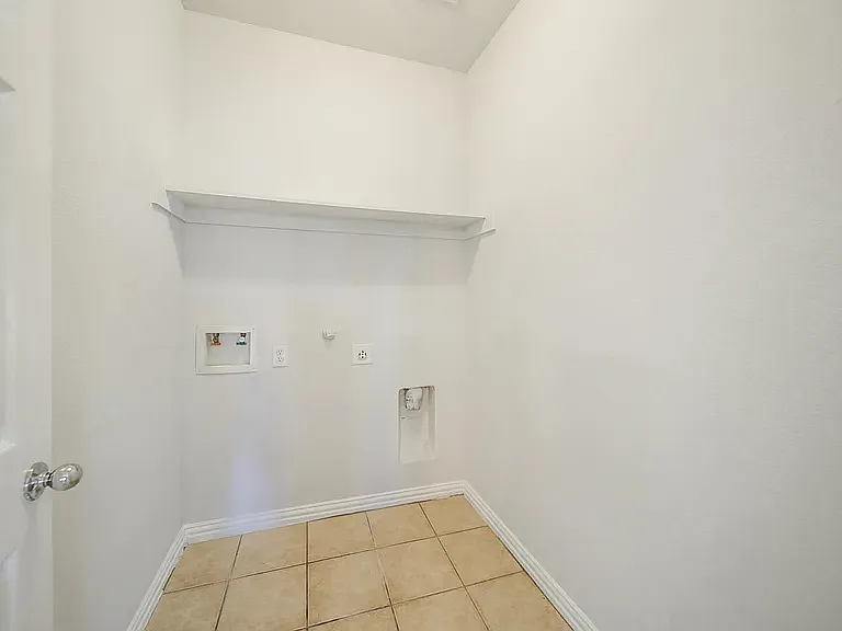 10004 Coolidge Dr — Photo 3