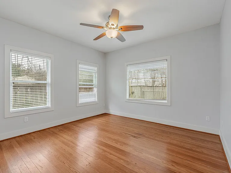 304 N Haswell Dr — Photo 13