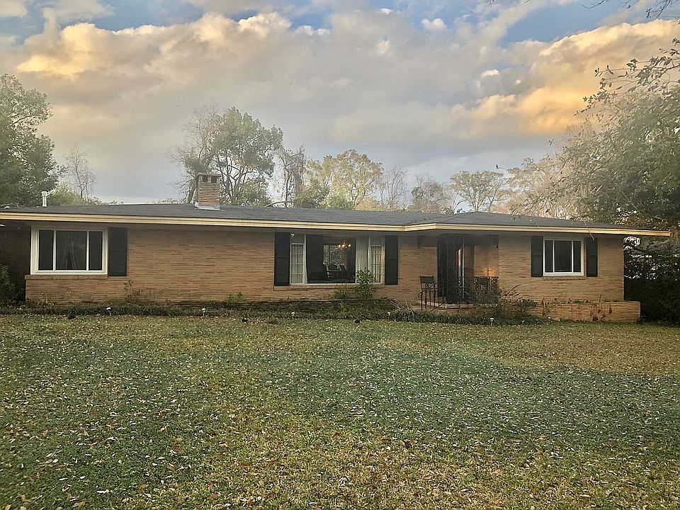 House site back from street 