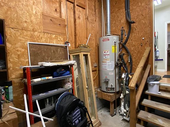 5th image of 1004 Newton Drive SE
