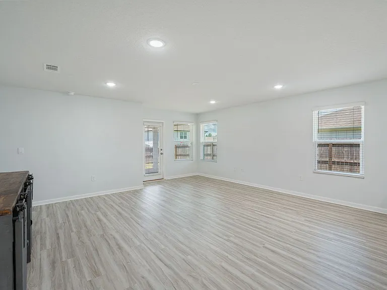 522 Mary Lou Way — Photo 8