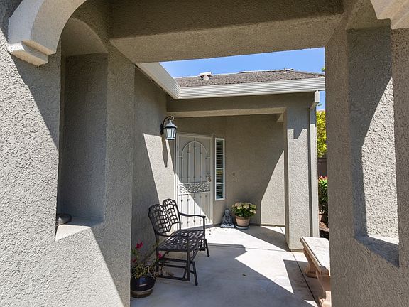 3rd image of 4067-4167 Hovnanian Dr