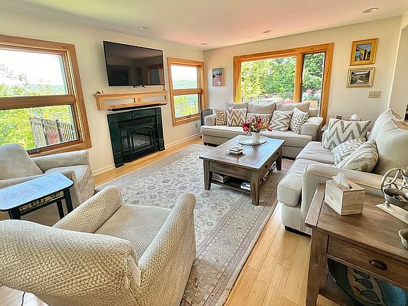 3rd image of 167 Glimmer Hill Ln