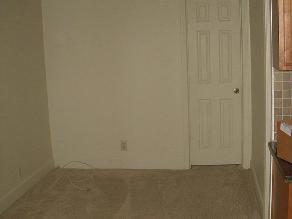 4th image of 1735 E Broadway #D