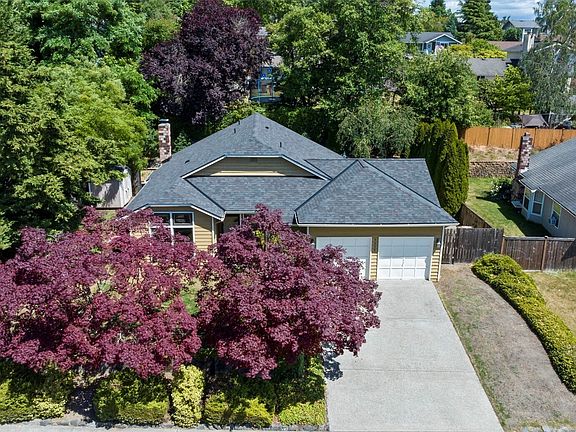 3rd image of 4929 Enetai Avenue NE