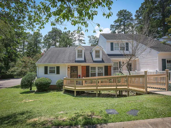 76 N Lake Pointe Dr, Columbia, SC 29229