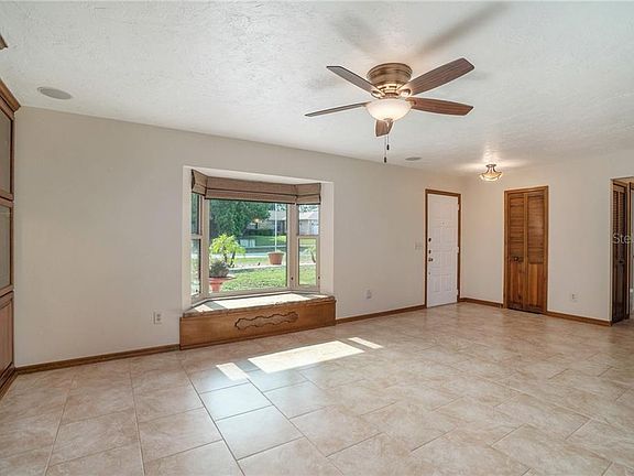 5th image of 1448 Summit Hill Dr
