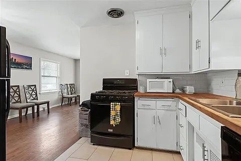 3rd image of 3543 Holmes Ave S