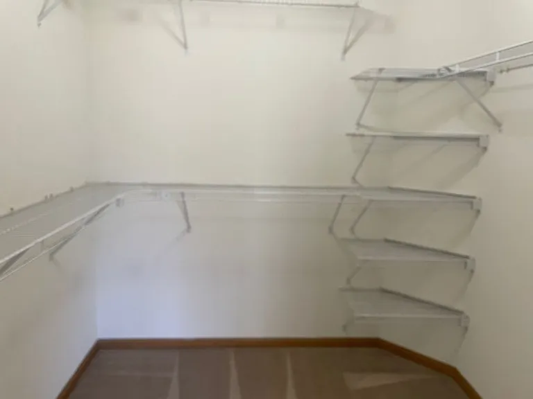 Hollow Creek IV Apartments — Photo 9
