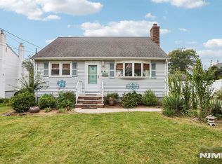 6 Summit Ave, Waldwick, NJ 07463