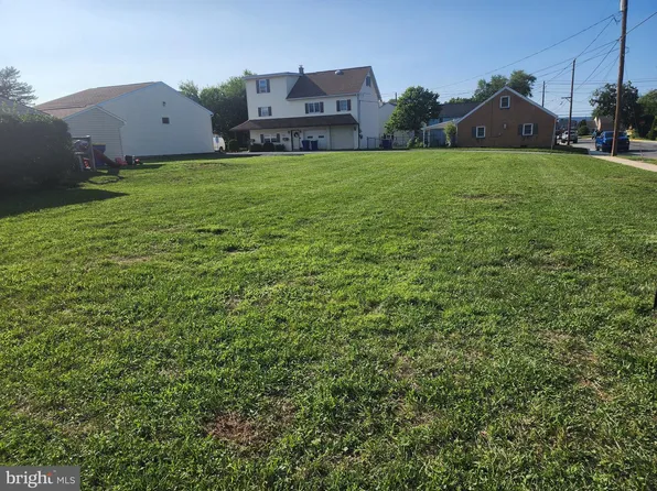 N Race St, Mechanicsburg, PA 17055