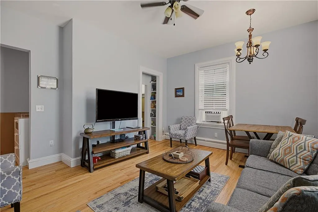 Prairie Avenue Condos — Photo 4
