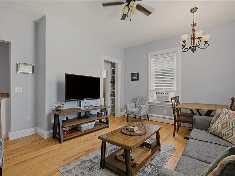 3 Prairie Ave #1 — Photo 4