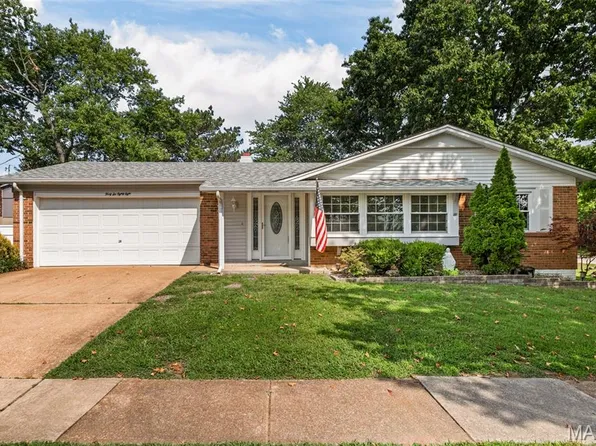 4688 Towne Centre Dr, Saint Louis, MO 63128