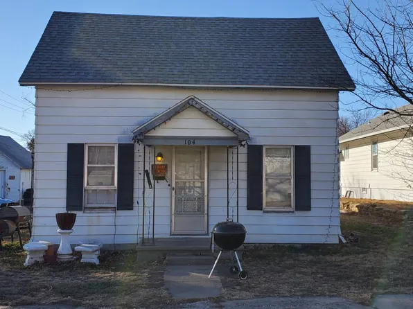 104 S Poplar St, Beloit, KS 67420