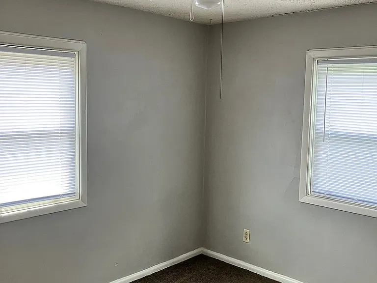 802 N Riley Ave — Photo 17