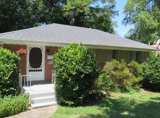 2905 Delowe Dr, East Pt, GA 30344