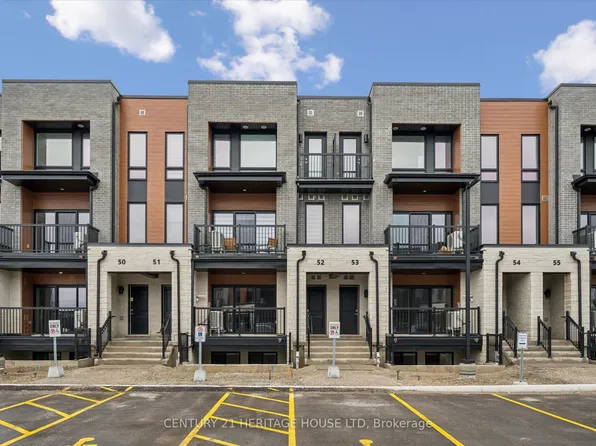 525 Erinbrook Dr, Kitchener, ON N2E 2V8