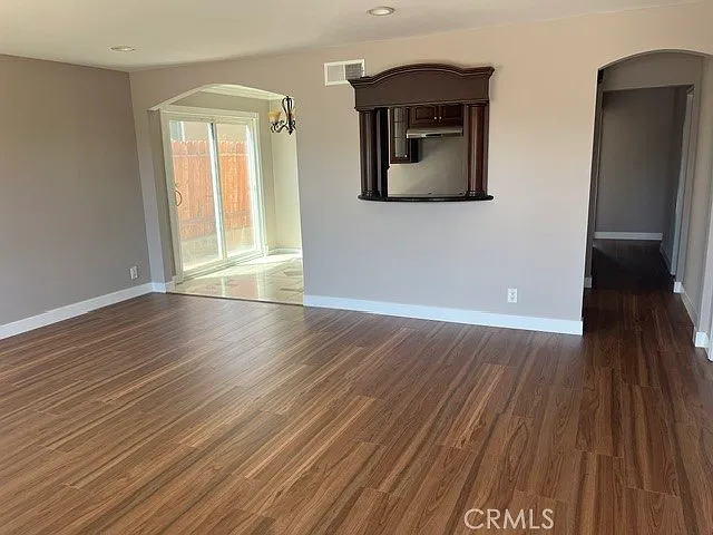 243 N Pageant St — Photo 3
