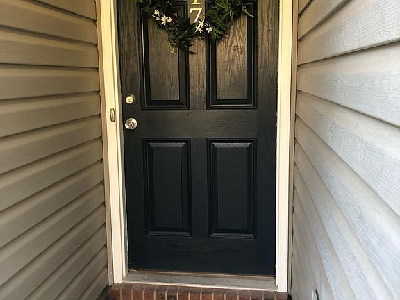 417 Midridge Lane front entrance