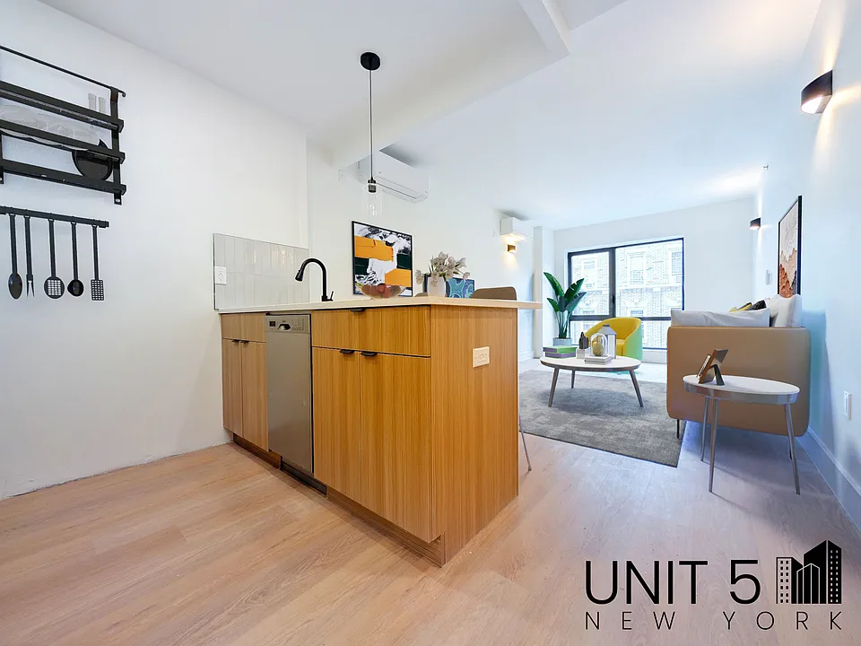 1312 Lincoln Pl #4G