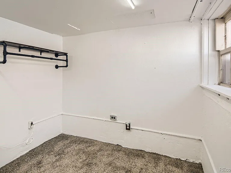 1207 Court St — Photo 12