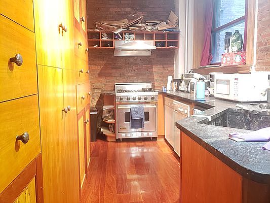 1st image of 527 W 110th St APT 35