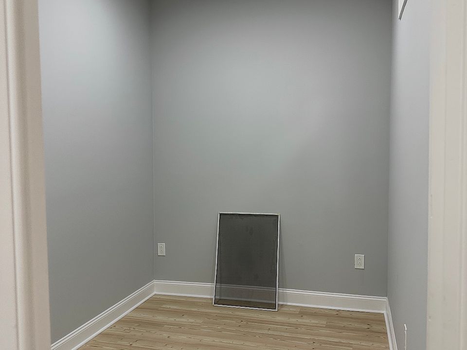 1st image of 3912 N 5th St Floor 1