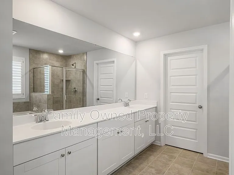 2048 Longhorn Ln — Photo 38