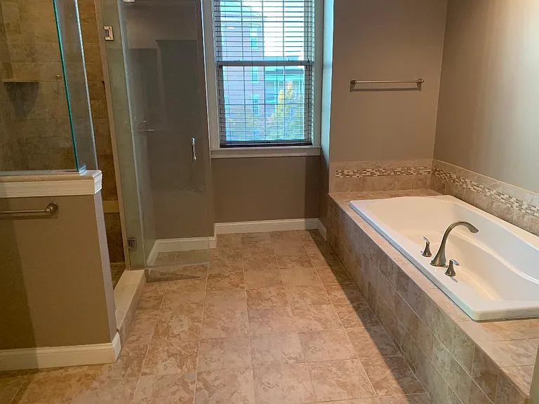 2449 Grays Ferry Ave — Photo 9