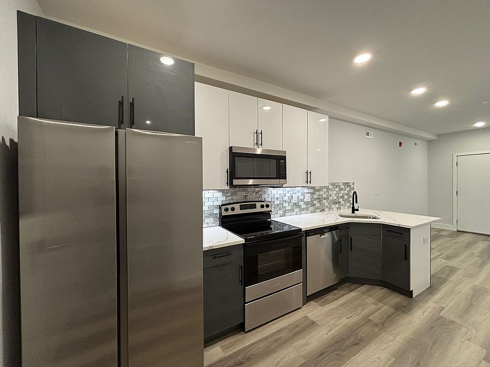 1st image of 1027 W Dauphin St #3