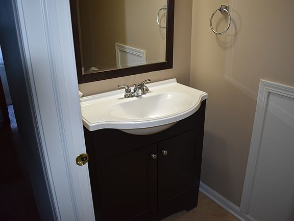 5th image of 732 S Jade Ln