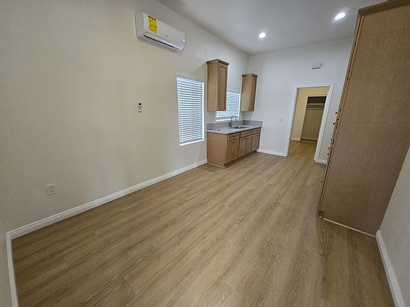 5th image of 125 N J St